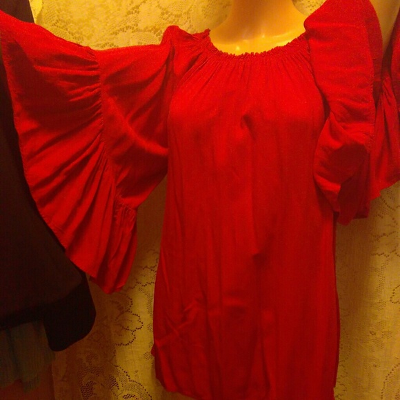 Zan Tops - Zan red butterfly sleeves like new XXXL